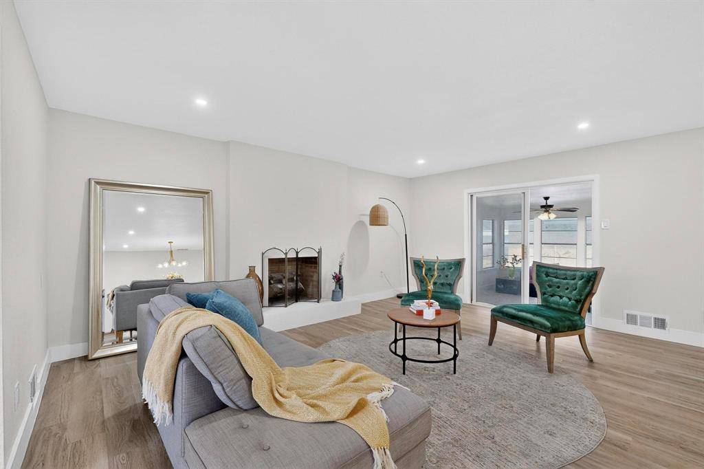 Garland, TX 75040,817 Daventry Drive