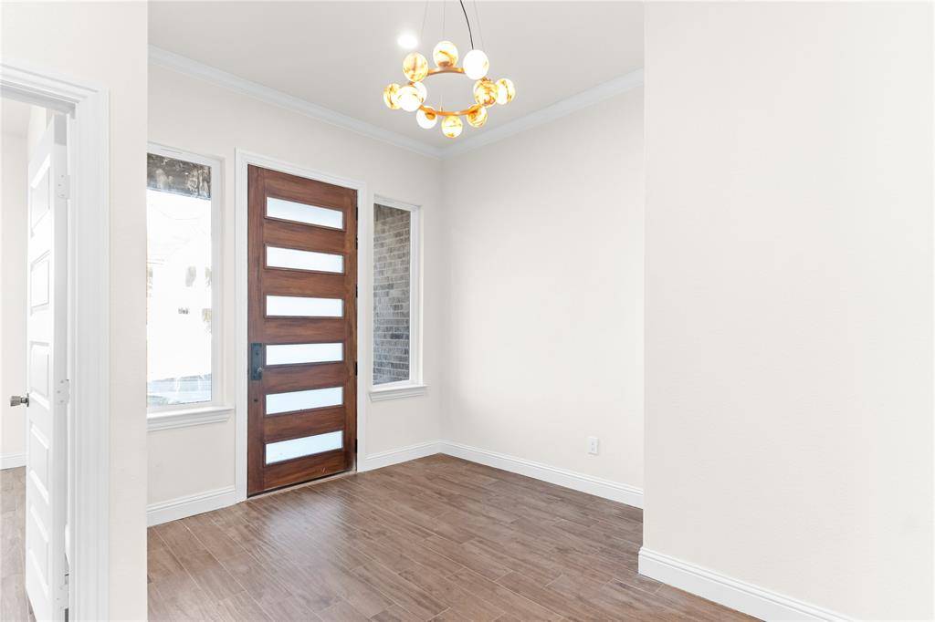 Dallas, TX 75241,2346 Fatima Avenue