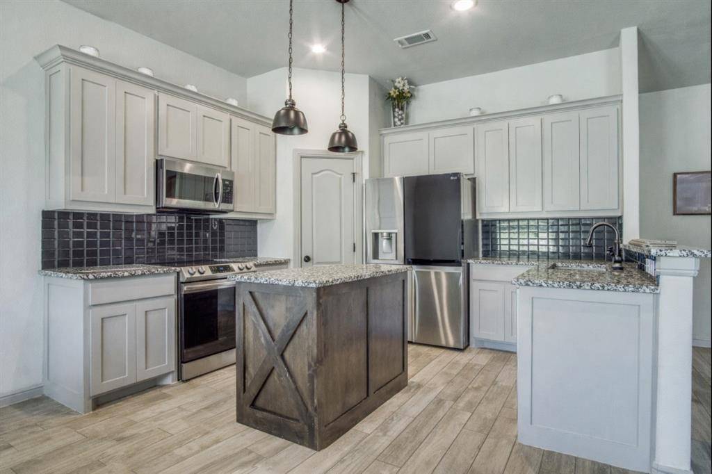 Poolville, TX 76487,116 Grey Hound Lane