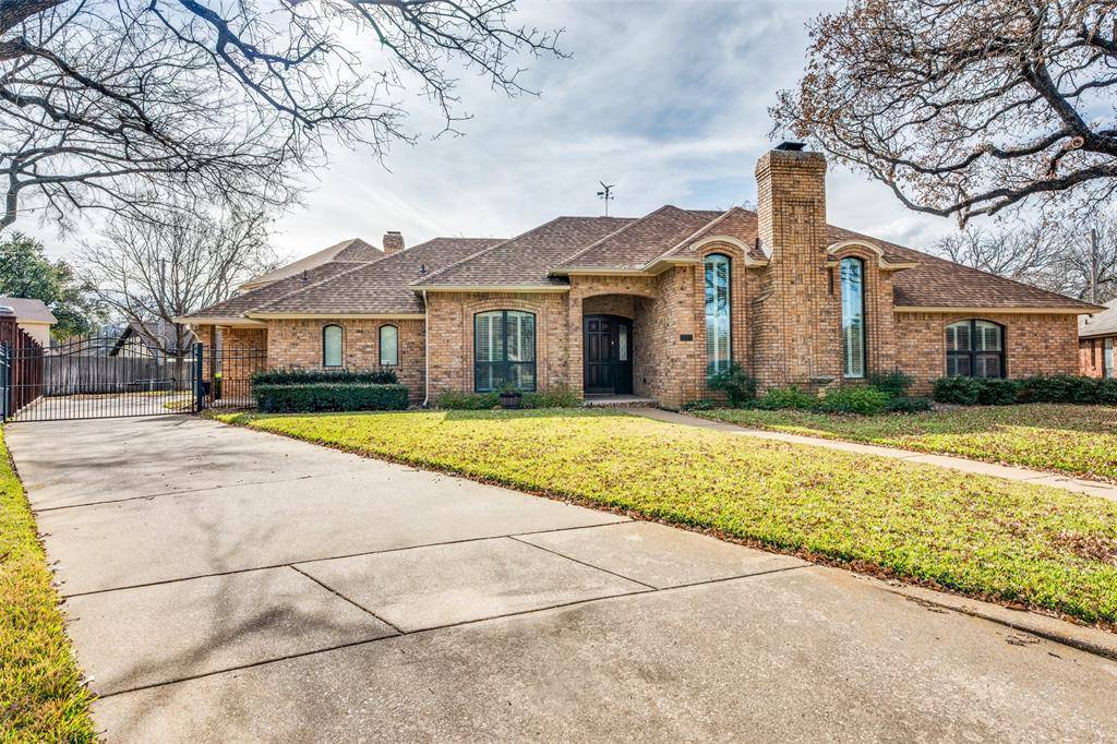 Arlington, TX 76011,2403 Bluffview Court