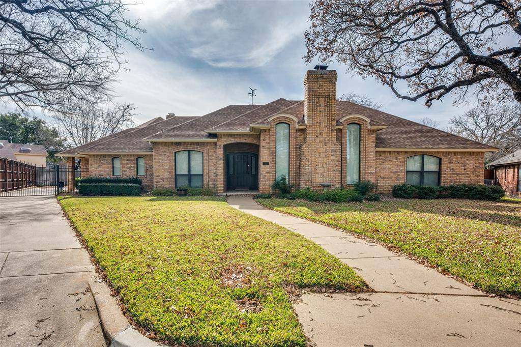 Arlington, TX 76011,2403 Bluffview Court