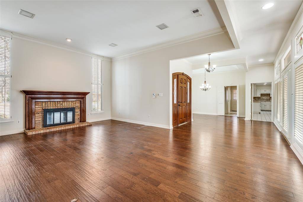 Arlington, TX 76011,2403 Bluffview Court