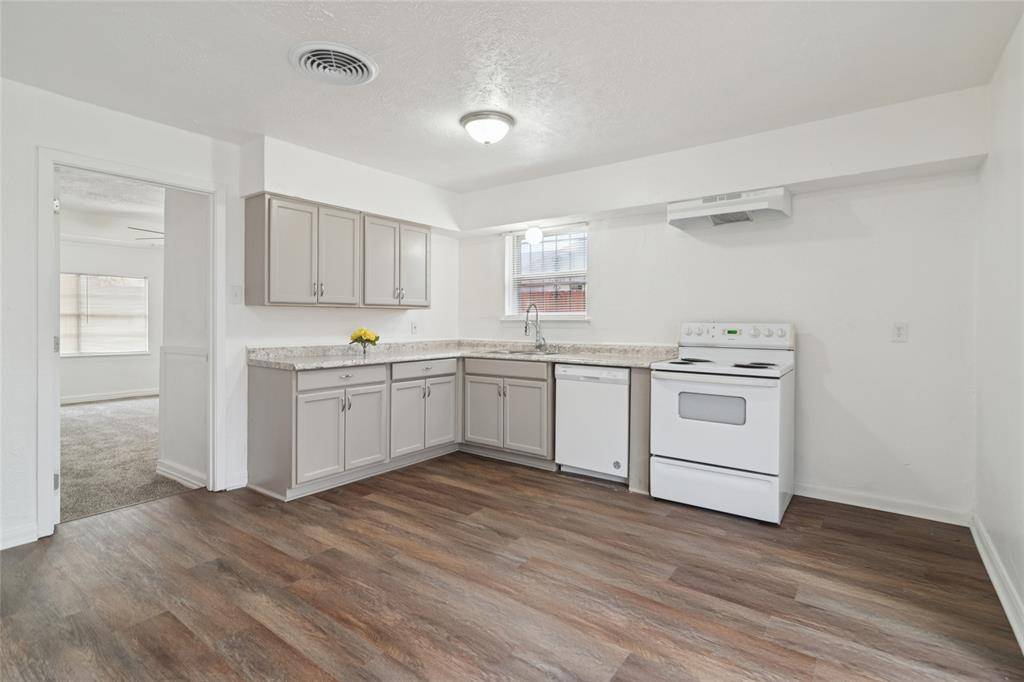 Dallas, TX 75232,7840 Larchridge Drive