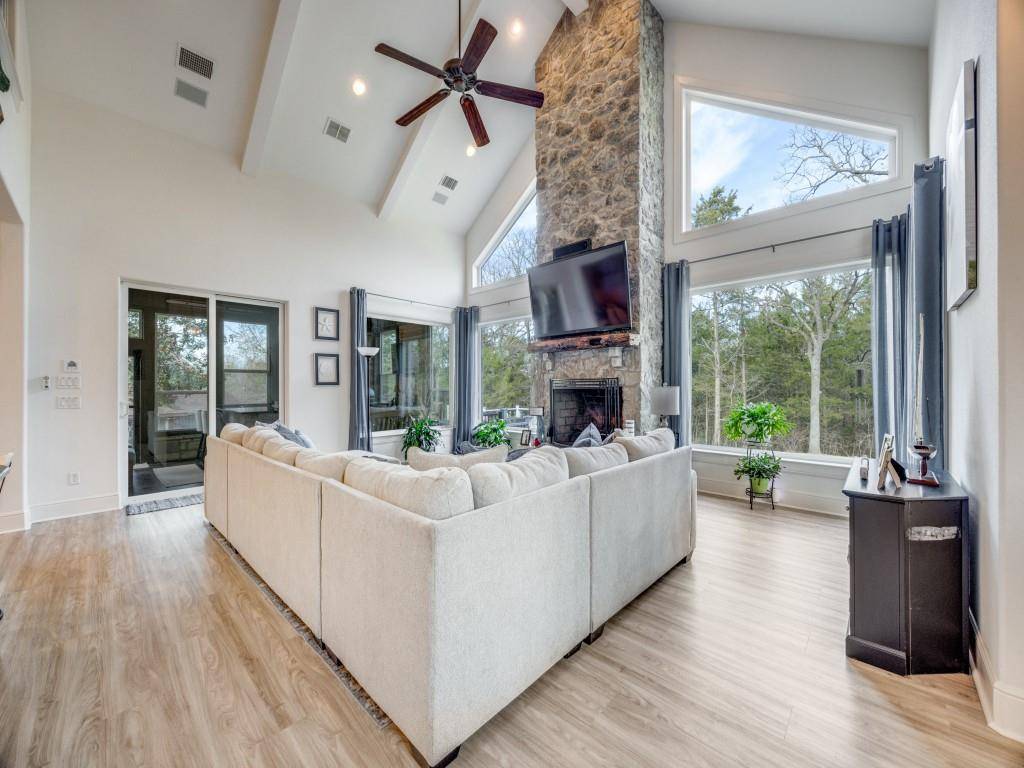 Gordonville, TX 76245,107 Memorial Street