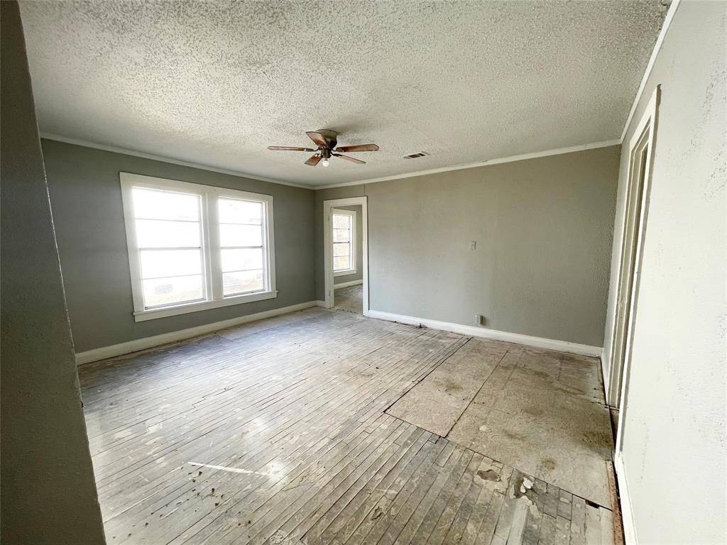 Paris, TX 75460,1061 19th Street SE