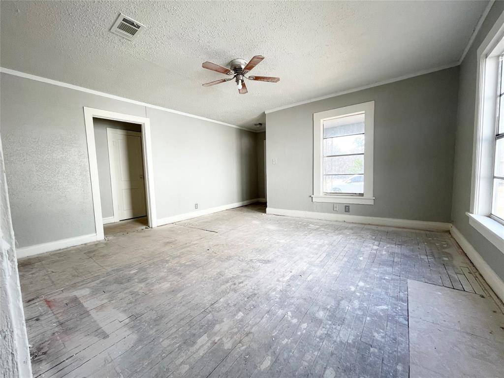 Paris, TX 75460,1061 19th Street SE