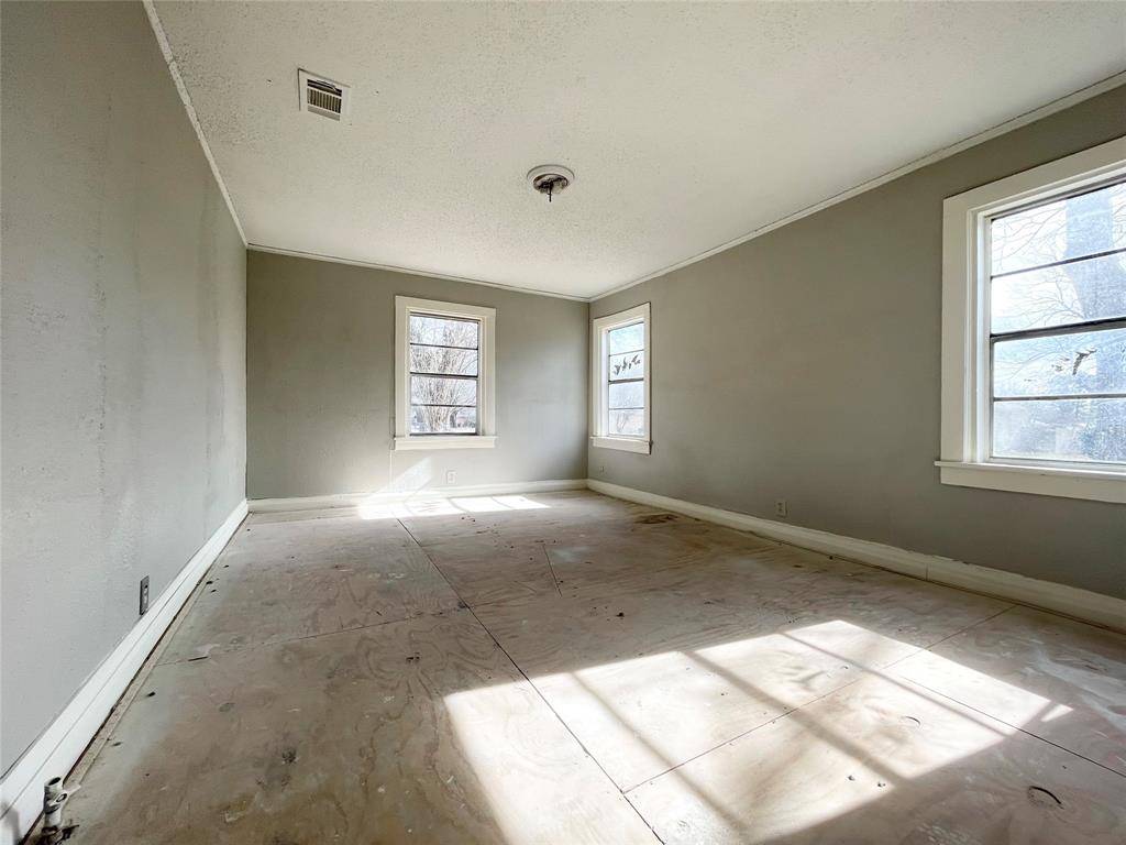 Paris, TX 75460,1061 19th Street SE