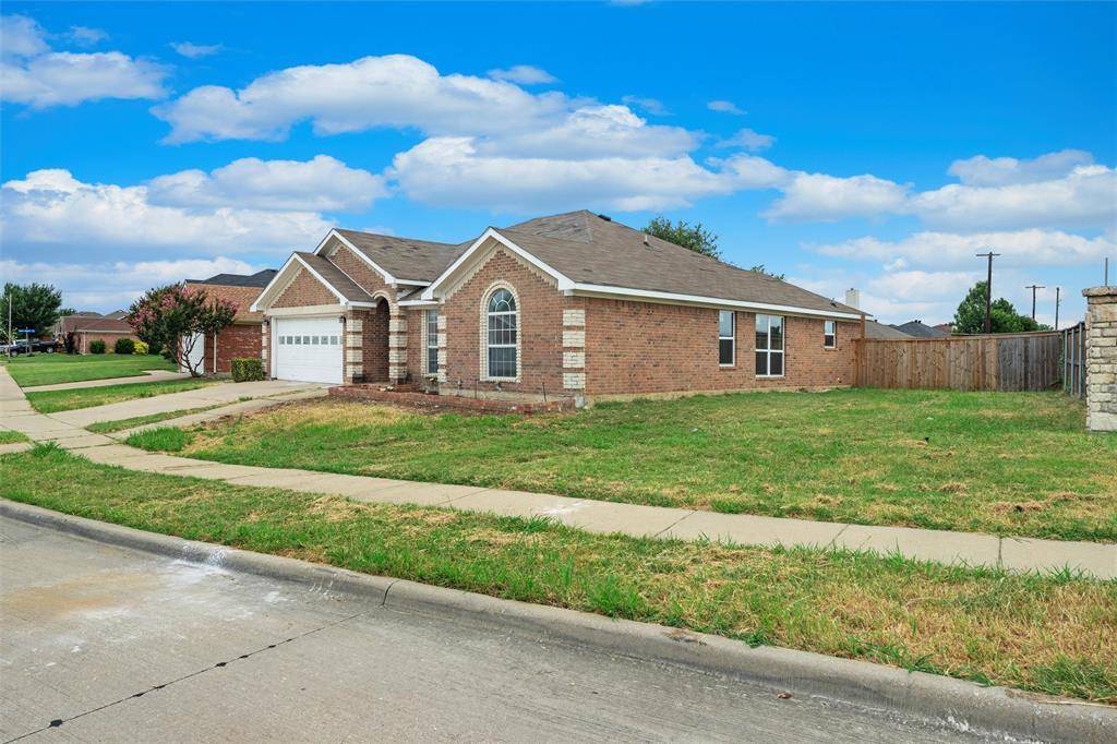Arlington, TX 76002,619 White Swan Drive