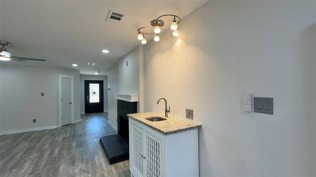 Fort Worth, TX 76135,5316 New Castleton Lane