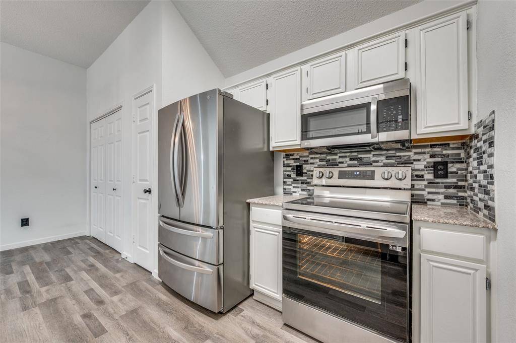 Dallas, TX 75229,2916 S Bend Drive