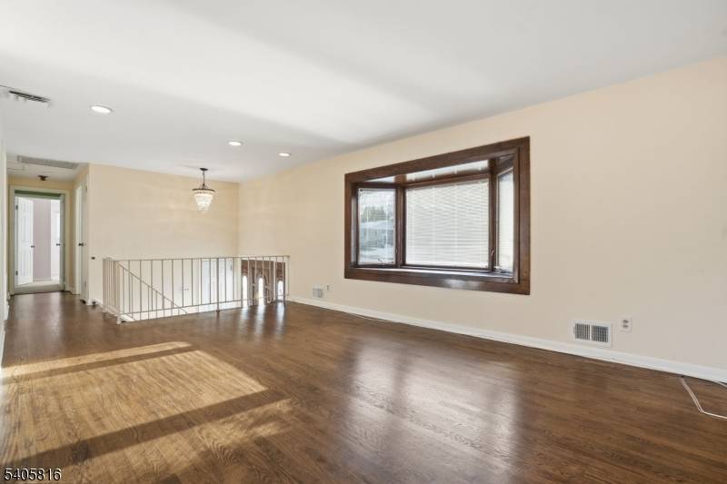 Livingston Twp., NJ 07039,95 Martin Rd