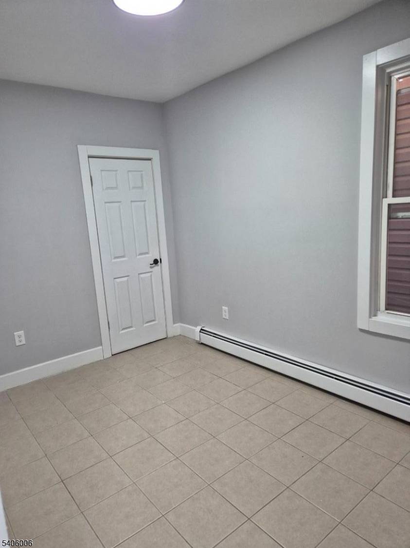 Elizabeth City, NJ 07206,658 Magnolia Ave