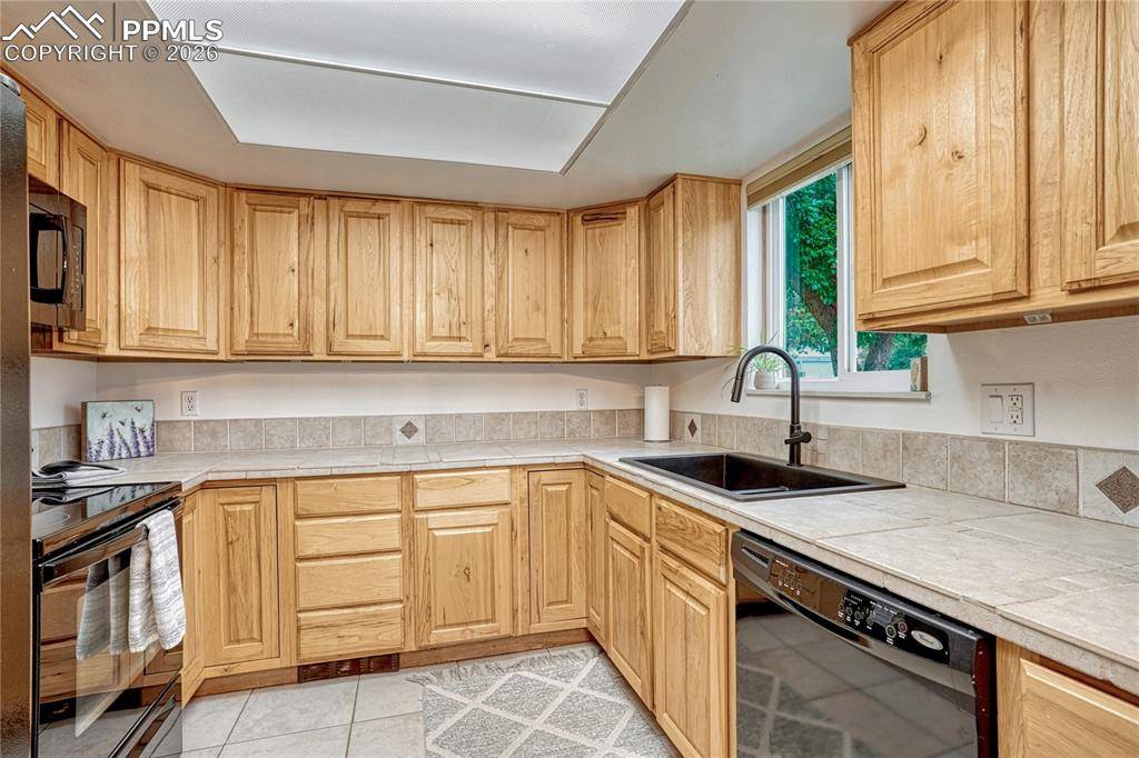 Colorado Springs, CO 80903,625 N Franklin ST