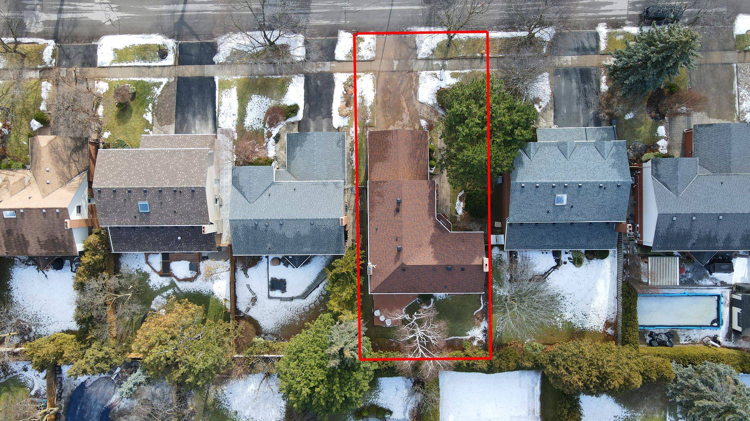 Toronto C12, ON M2L 2W3,32 Mossgrove TRL