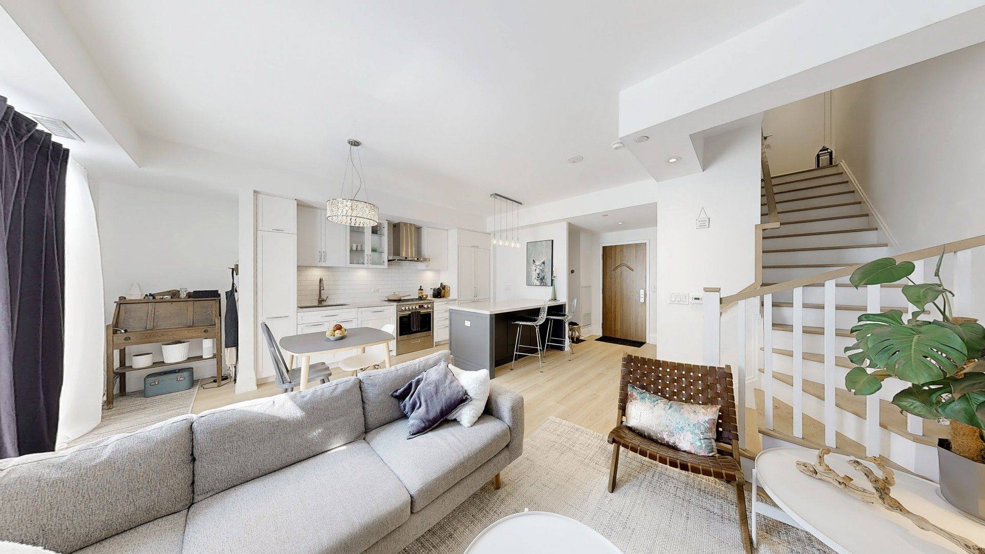 Toronto C11, ON M4G 0C1,25 Malcolm RD #TH-112