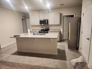 Poinciana, FL 34759,2892 waterlily way