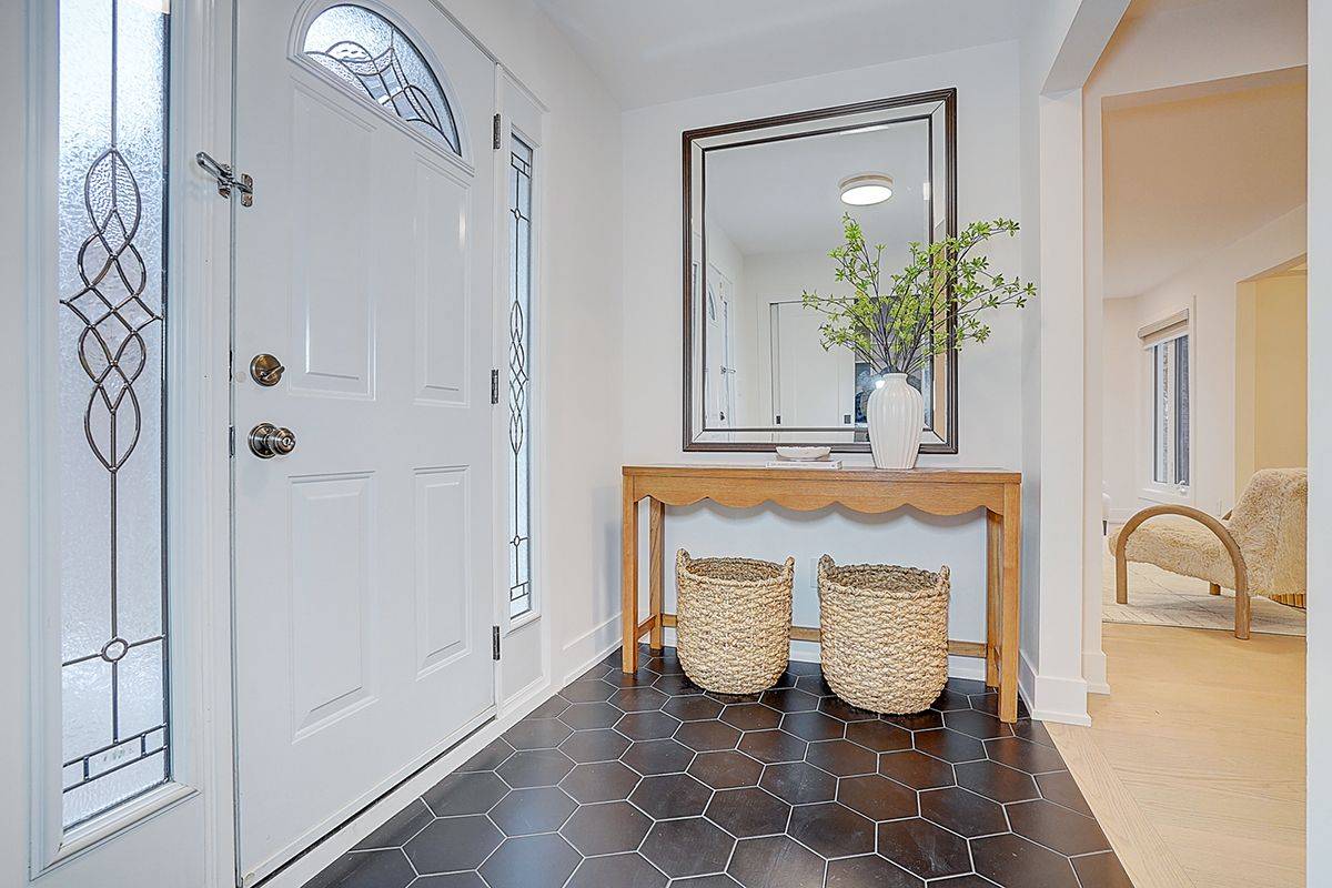 Markham, ON L3T 4E7,4 Dersingham CRES