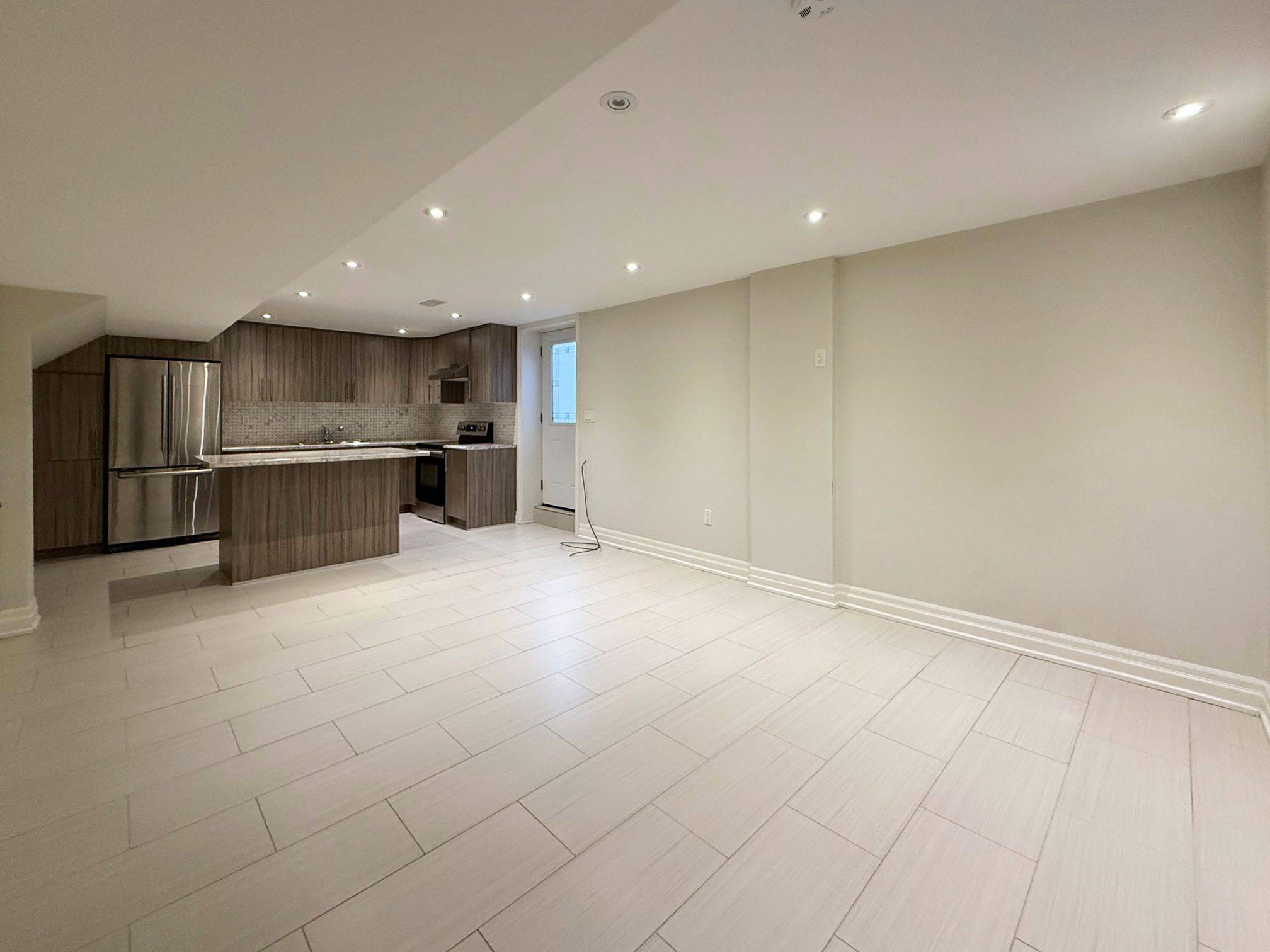 Newmarket, ON L3X 0B8,990 Sherman Brock CIR #Bsmt