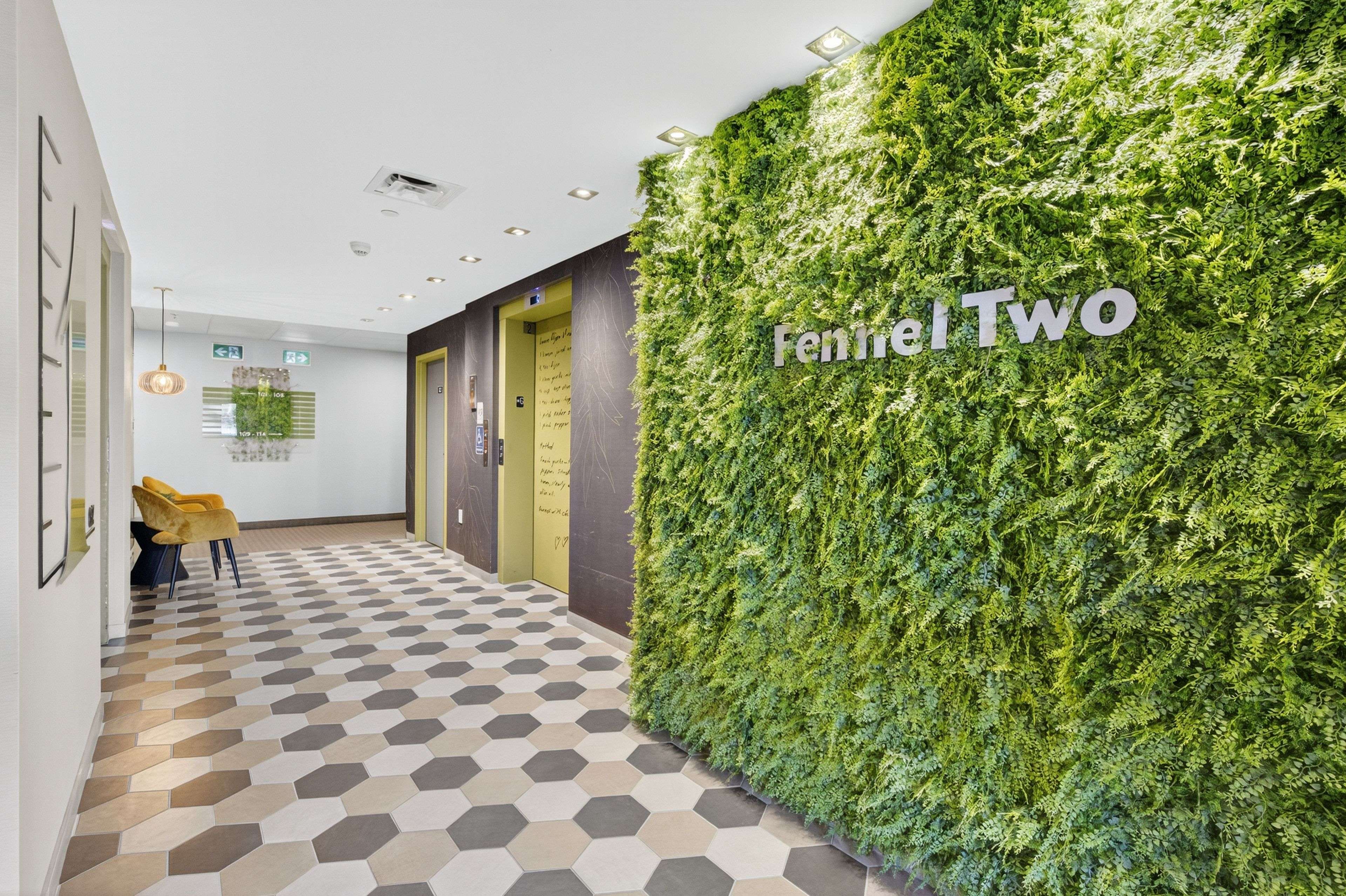 Barrie, ON L9J 0J8,5 Chef LN #411