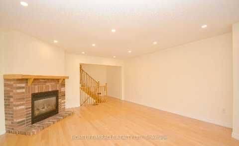 Mississauga, ON L5V 2G6,833 Mays CRES #Upper