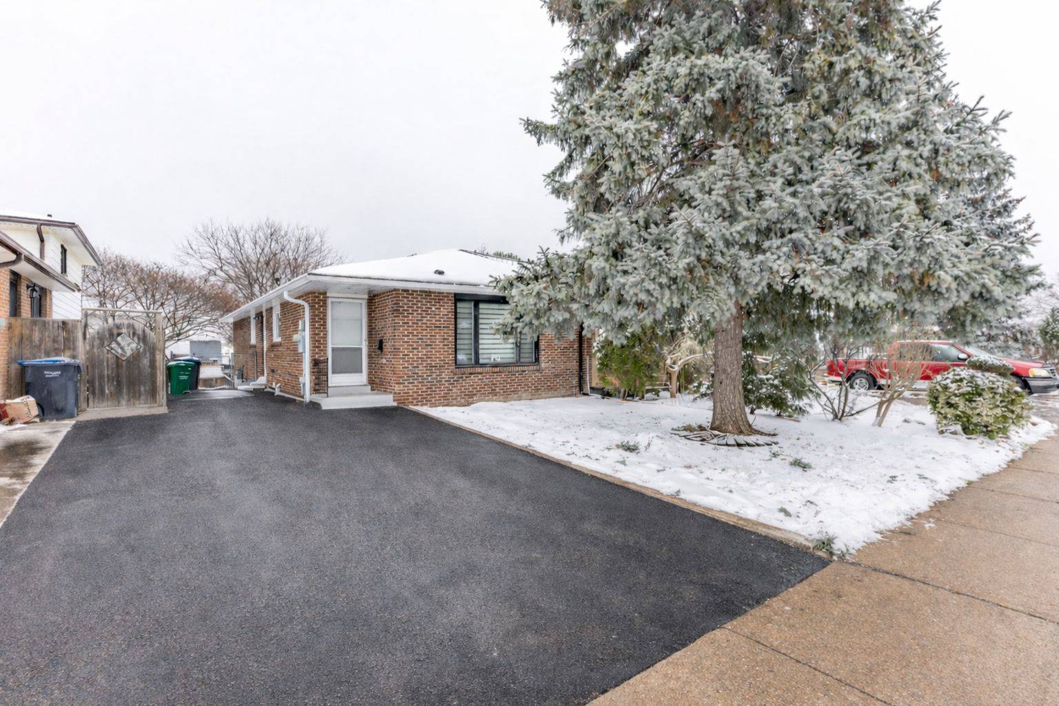 Mississauga, ON L5M 1C8,87 Bonham BLVD