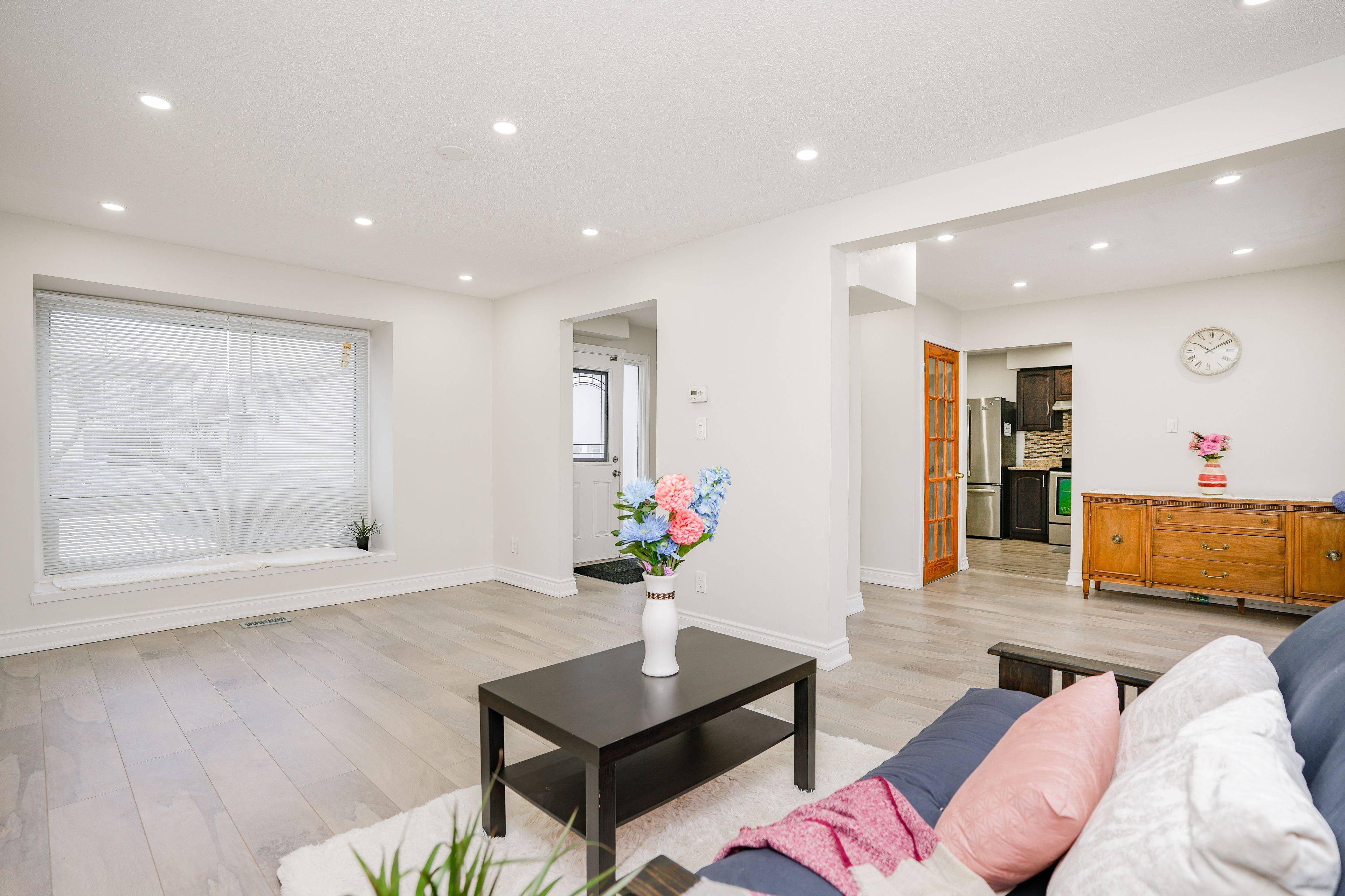 Brampton, ON L6S 1N9,15 Heatherside CT