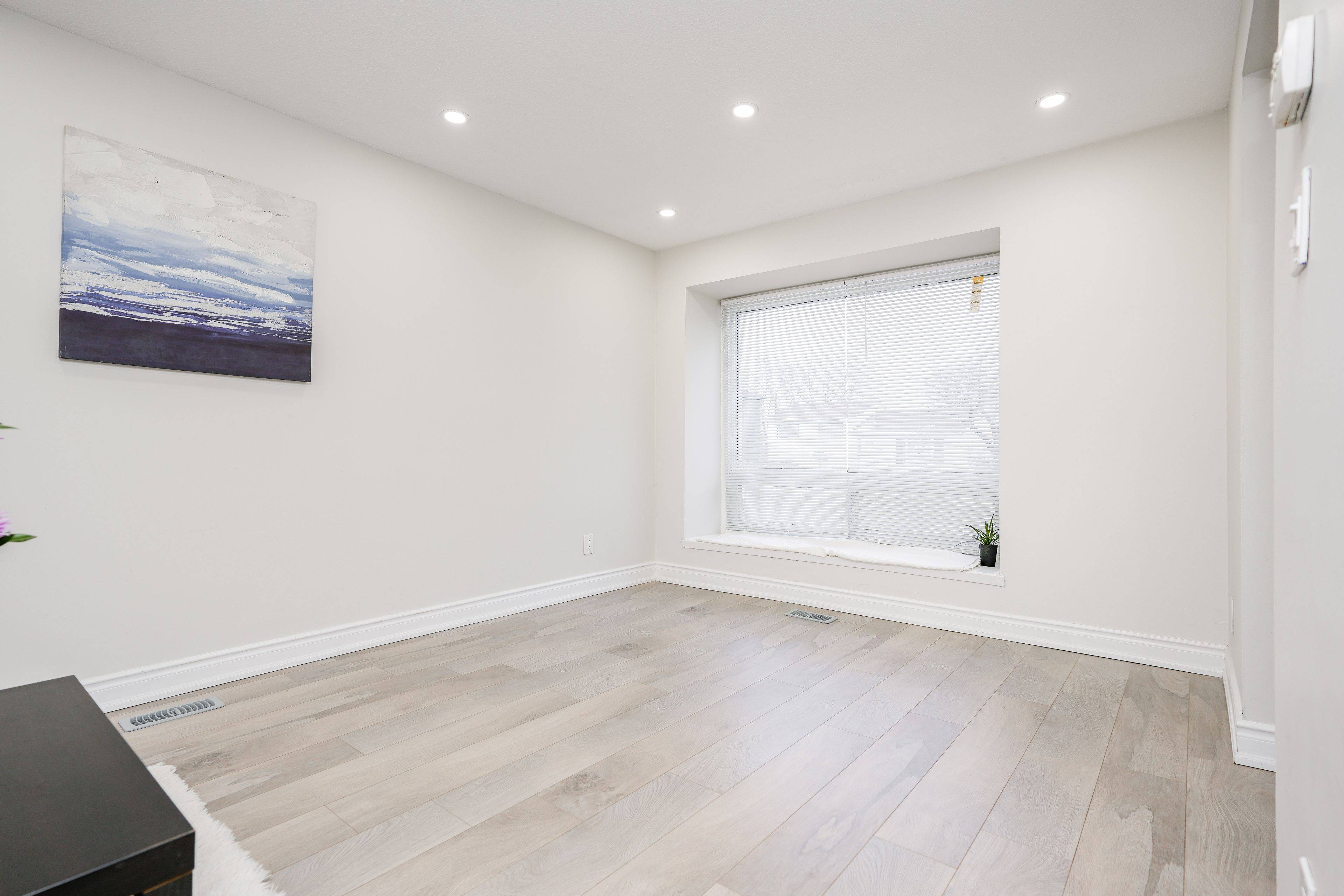 Brampton, ON L6S 1N9,15 Heatherside CT