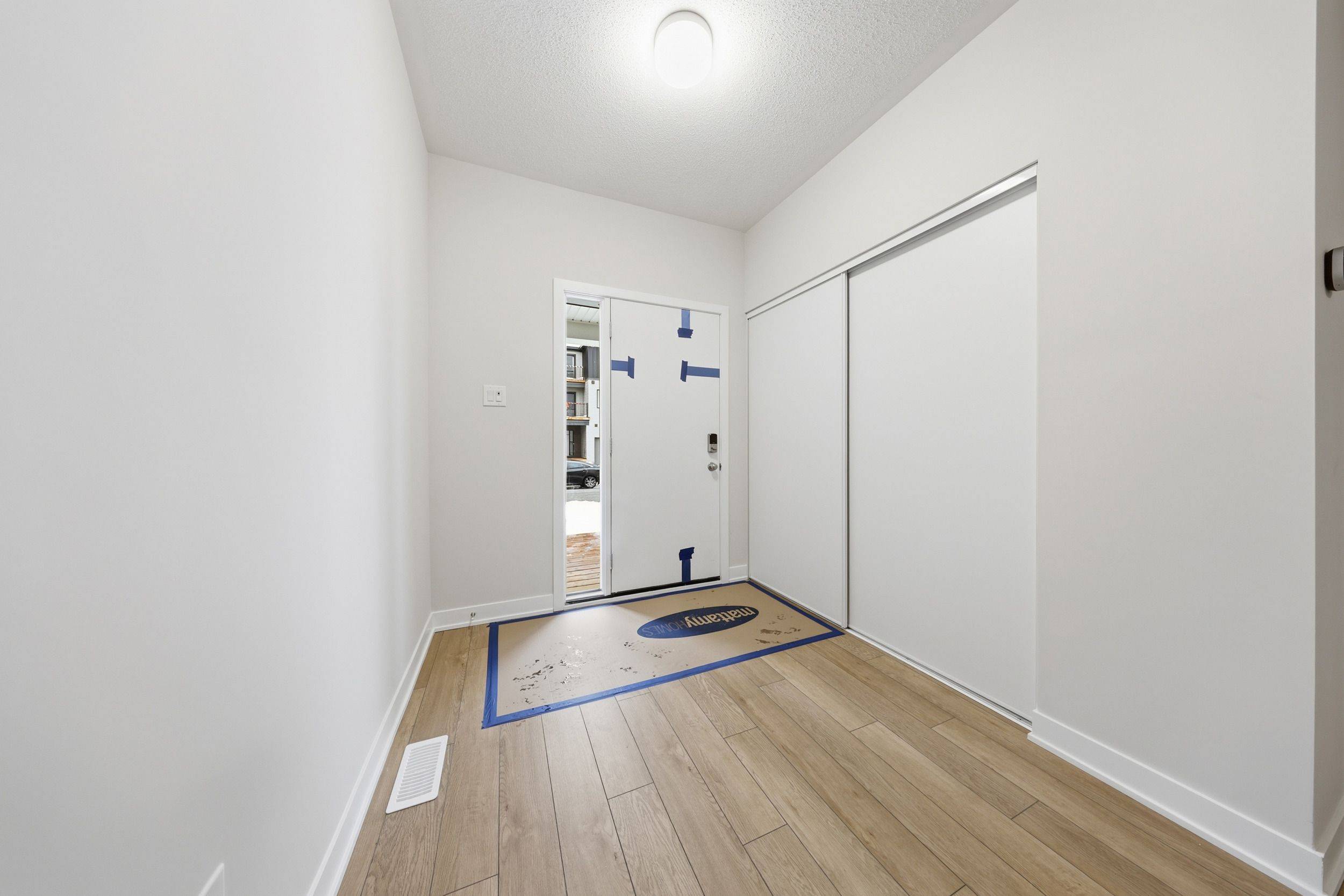 Kanata, ON K2W 0N9,605 Bee Pollen WAY