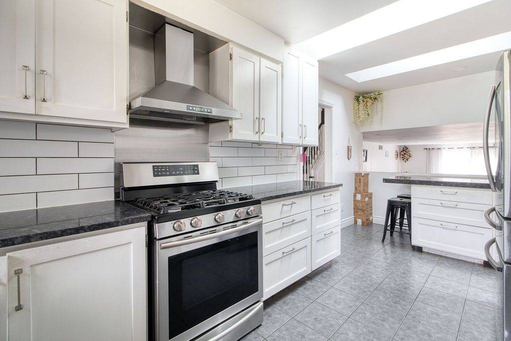 London East, ON N5Y 4Z9,280 Regal DR