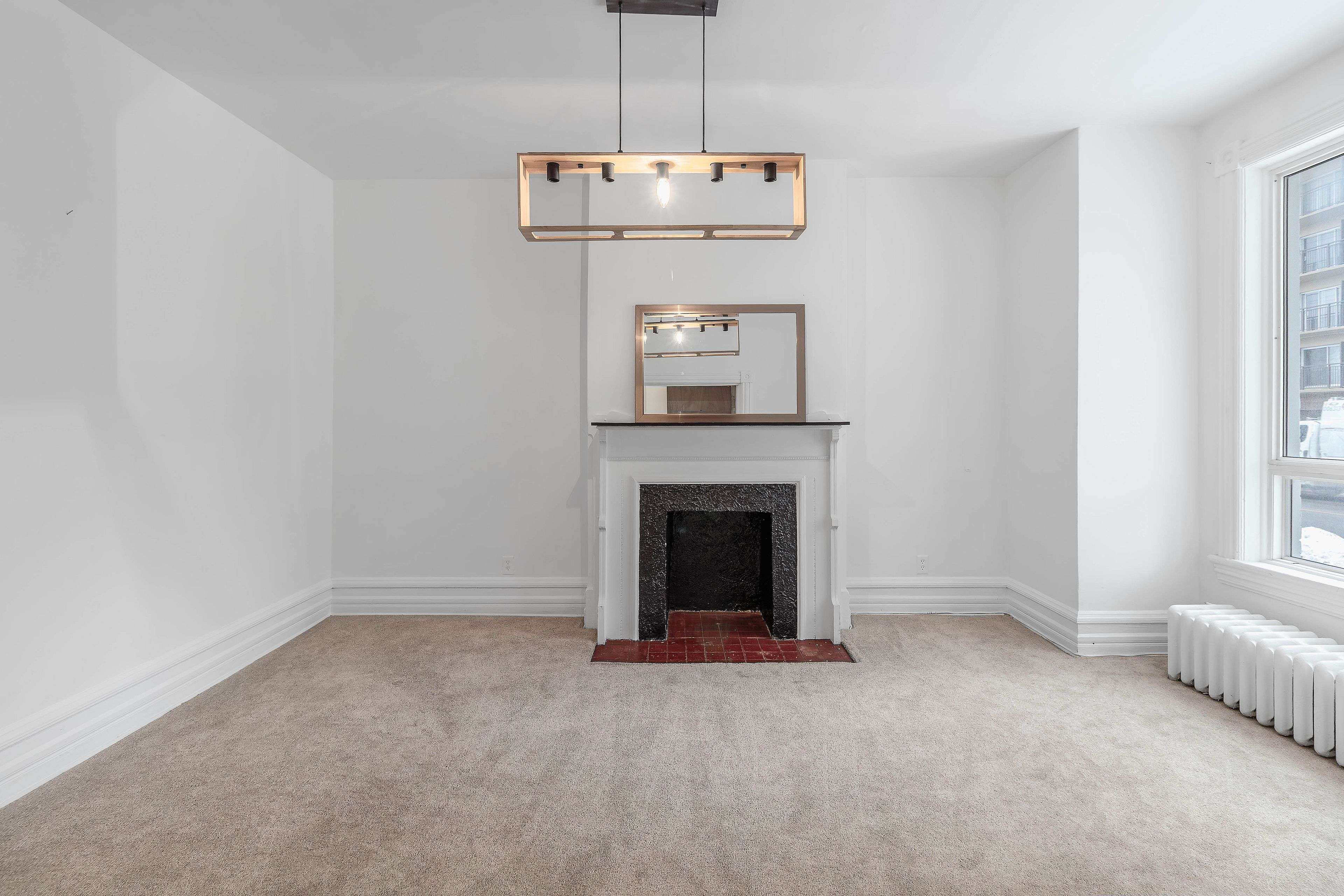 Ottawa Centre, ON K1R 6H7,275 Bronson AVE #1