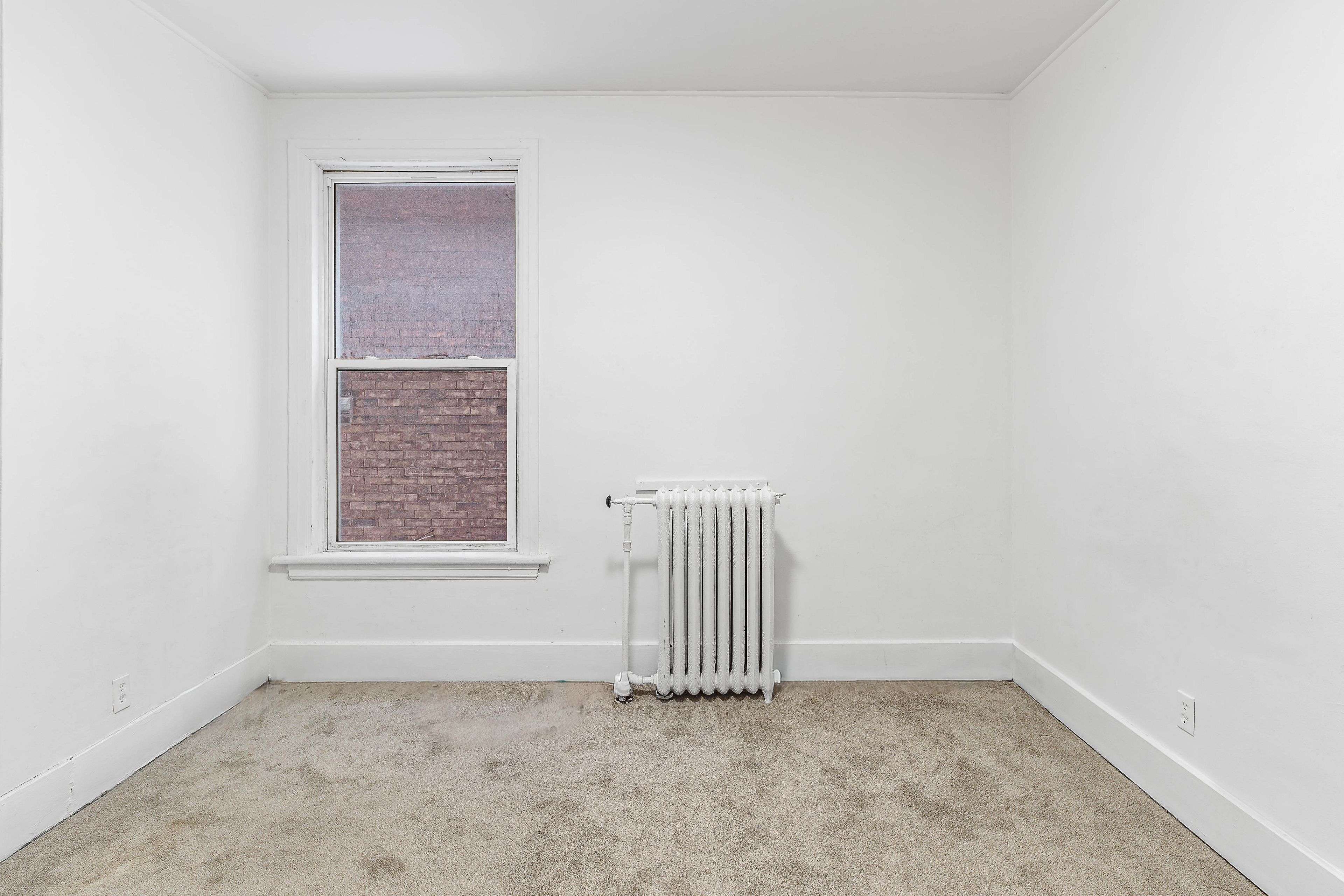 Ottawa Centre, ON K1R 6H7,275 Bronson AVE #1