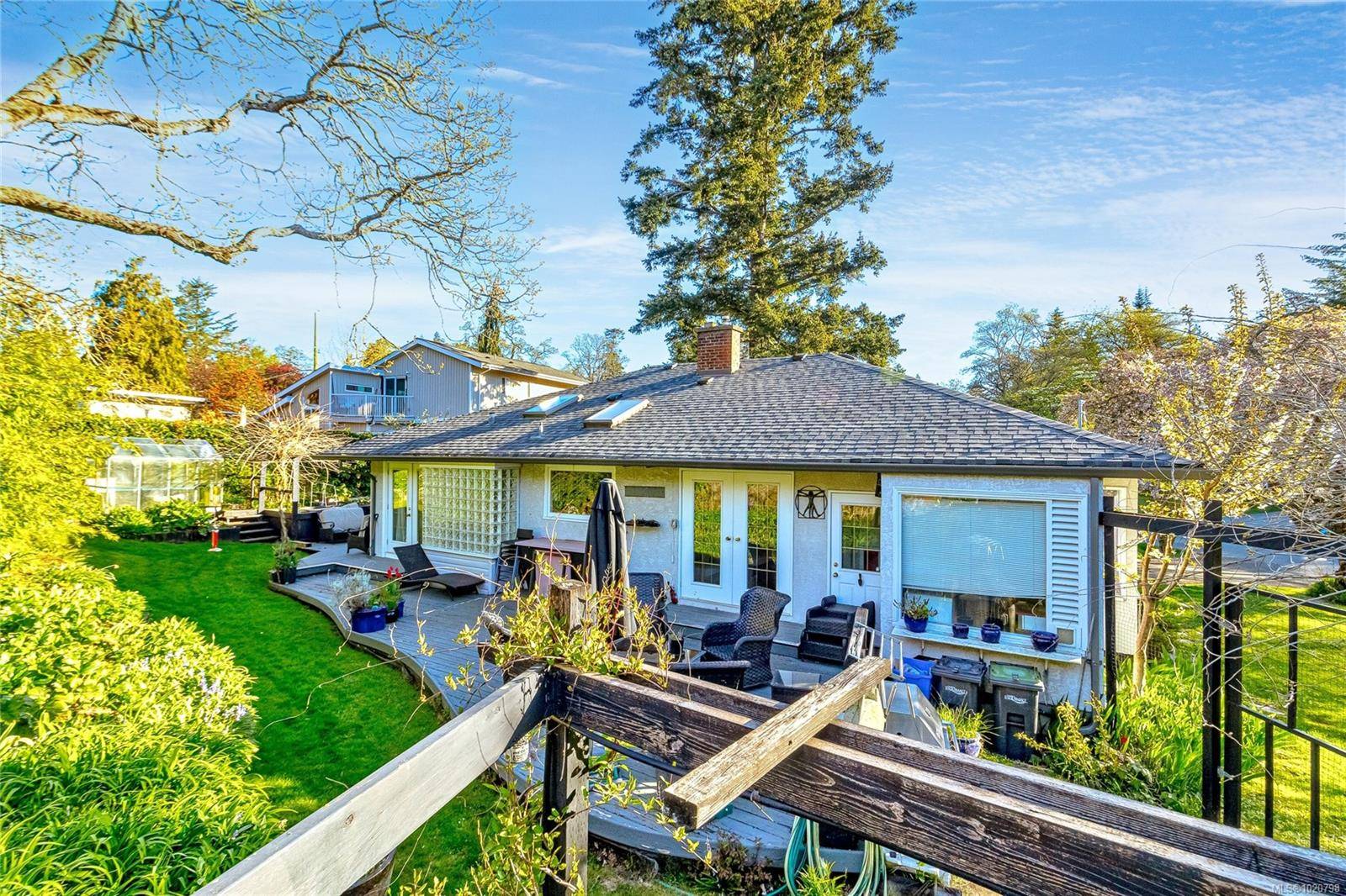 Esquimalt, BC V9A 4M6,886 Cunningham Rd