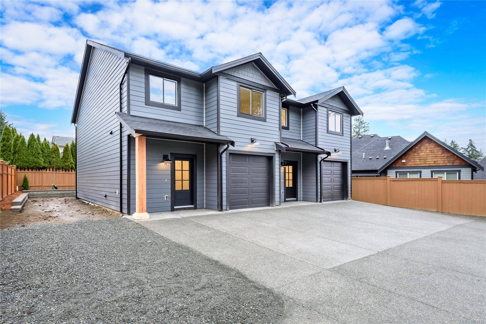 Comox, BC V0M 3W9,1044 Lazo Rd #B