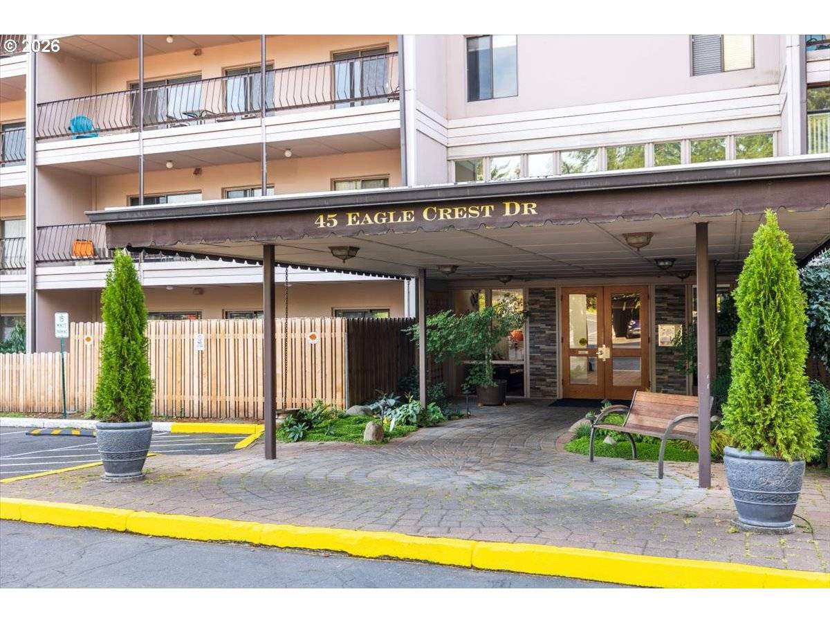 Lake Oswego, OR 97035,45 EAGLE CREST DR #500
