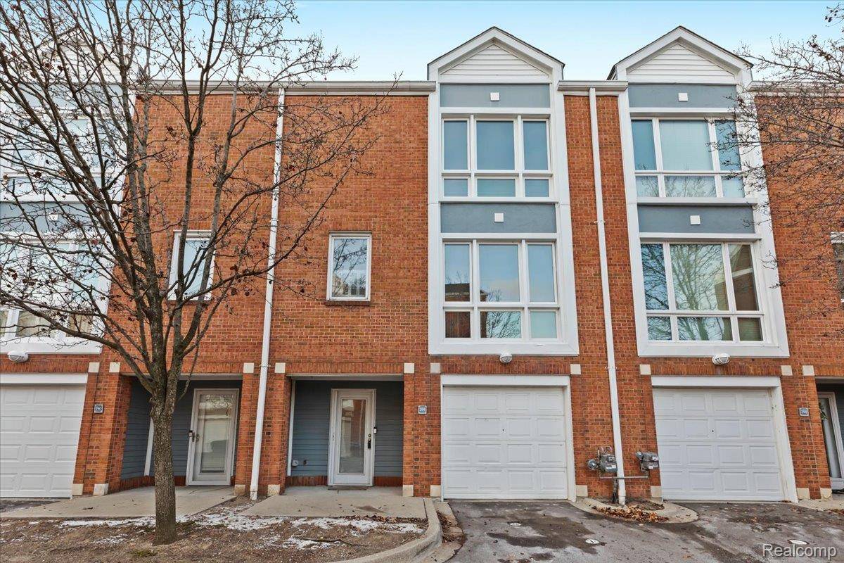 Detroit, MI 48207,294 Main Sail CT #22