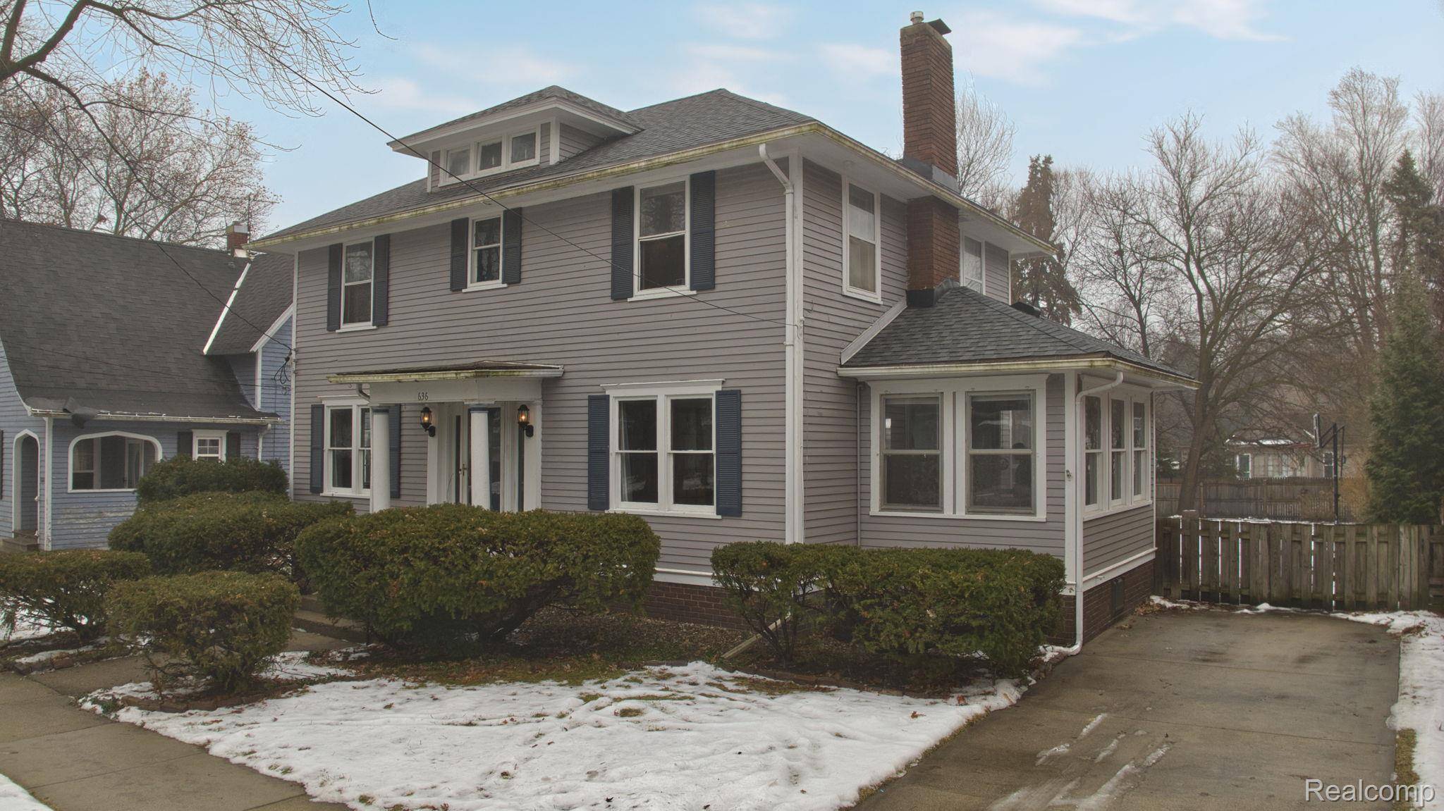 Owosso, MI 48867,636 N Washington ST