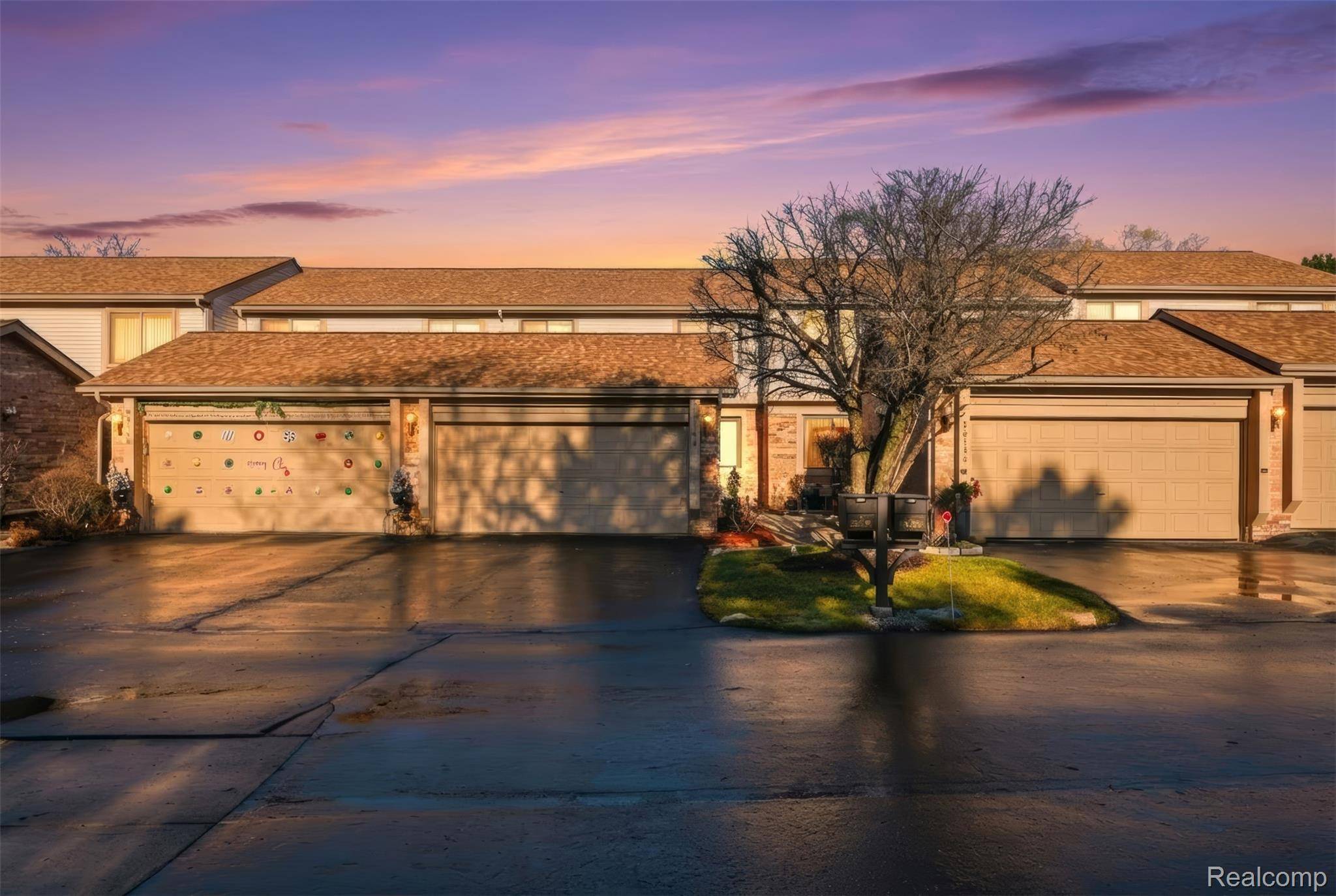 Southfield, MI 48076,20148 Evergreen Meadows RD