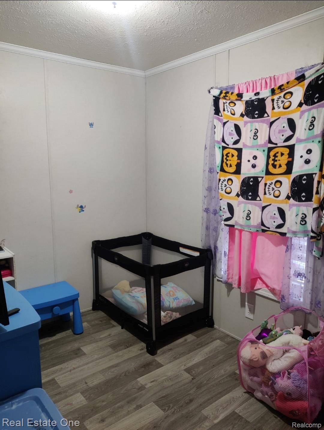 Clinton Township, MI 48038,15990 Villaire Ave.