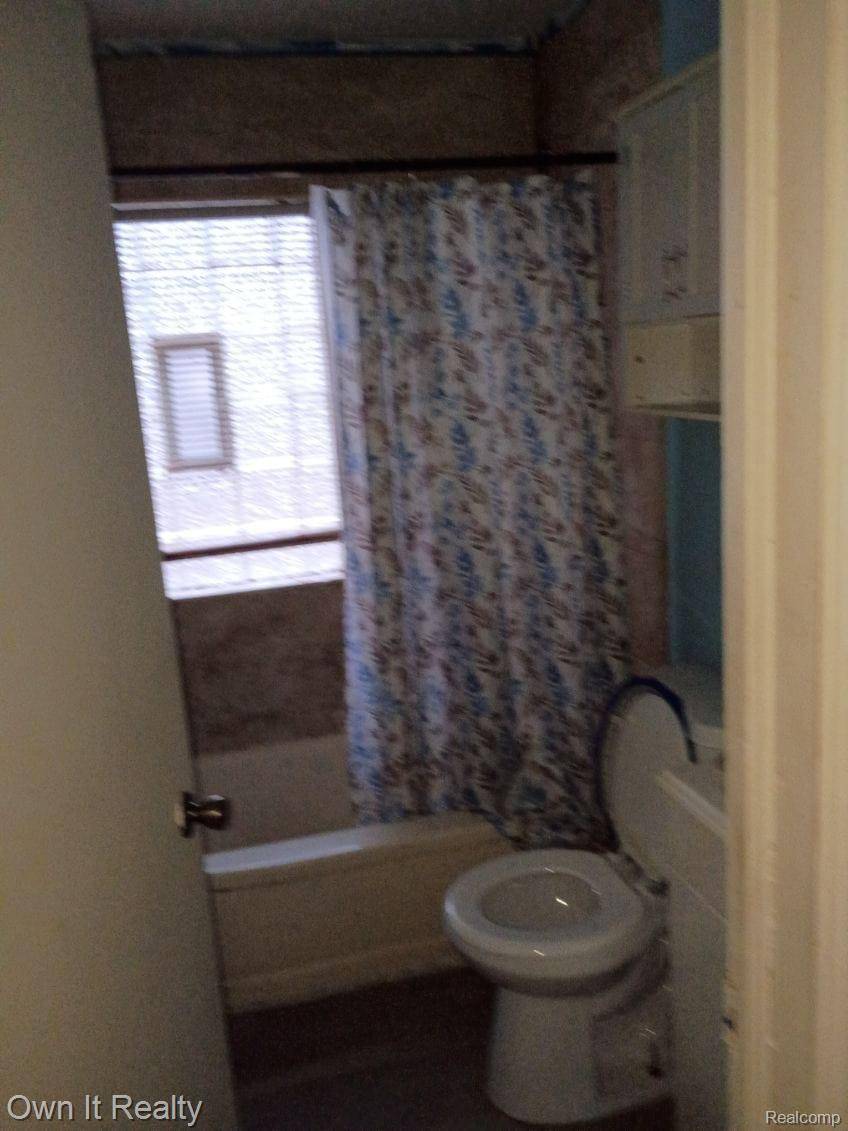 Detroit, MI 48228,8645 FIELDING ST