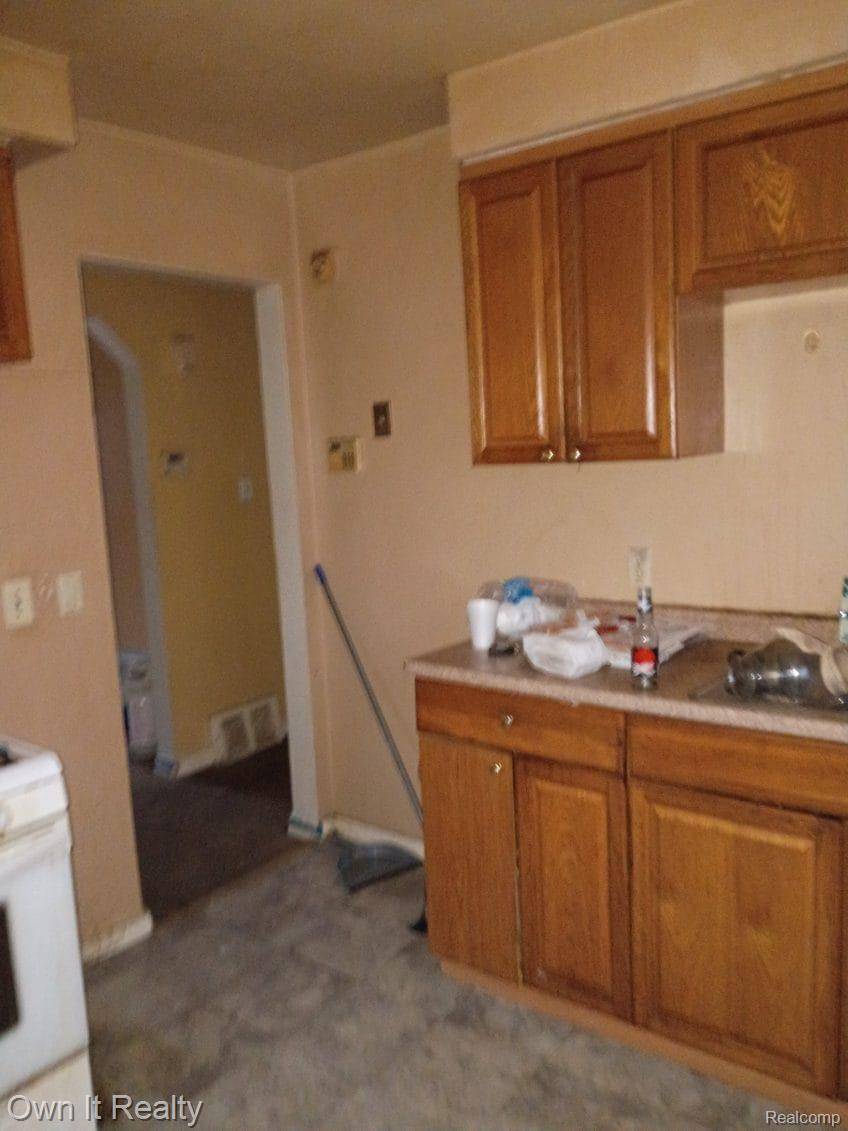 Detroit, MI 48228,8645 FIELDING ST