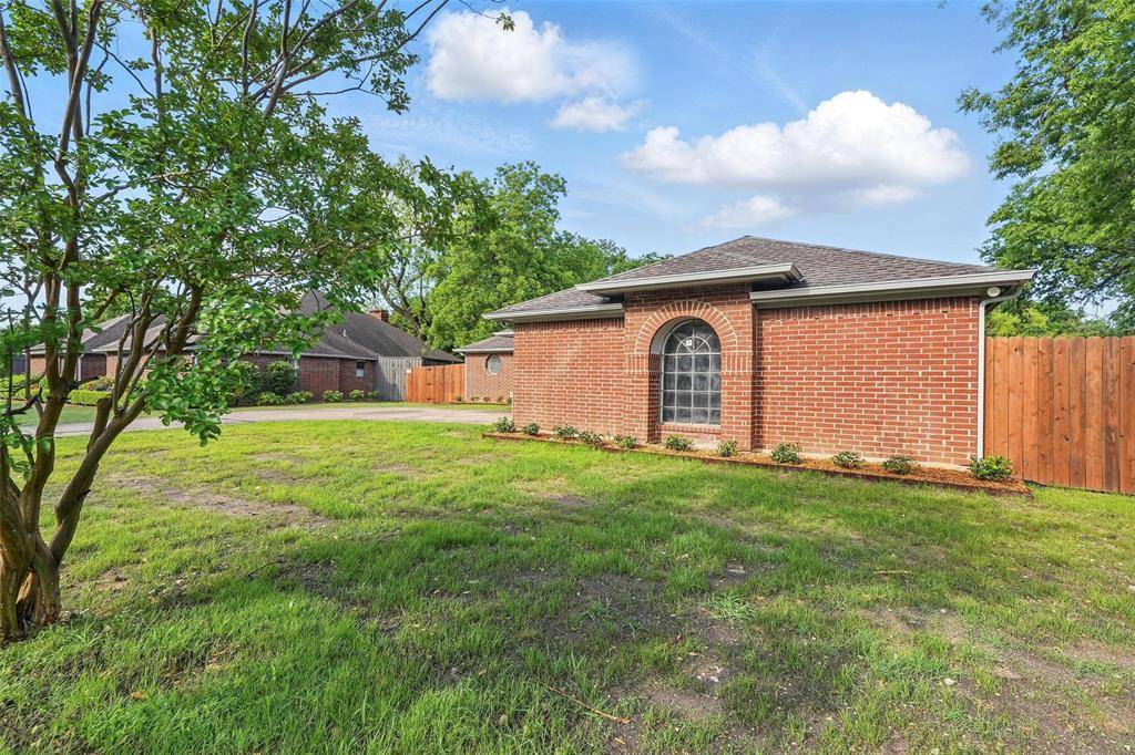 Desoto, TX 75115,829 Hunters Creek Drive