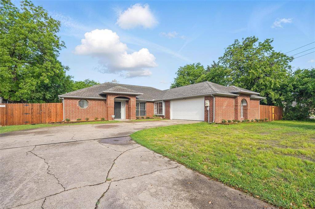 Desoto, TX 75115,829 Hunters Creek Drive