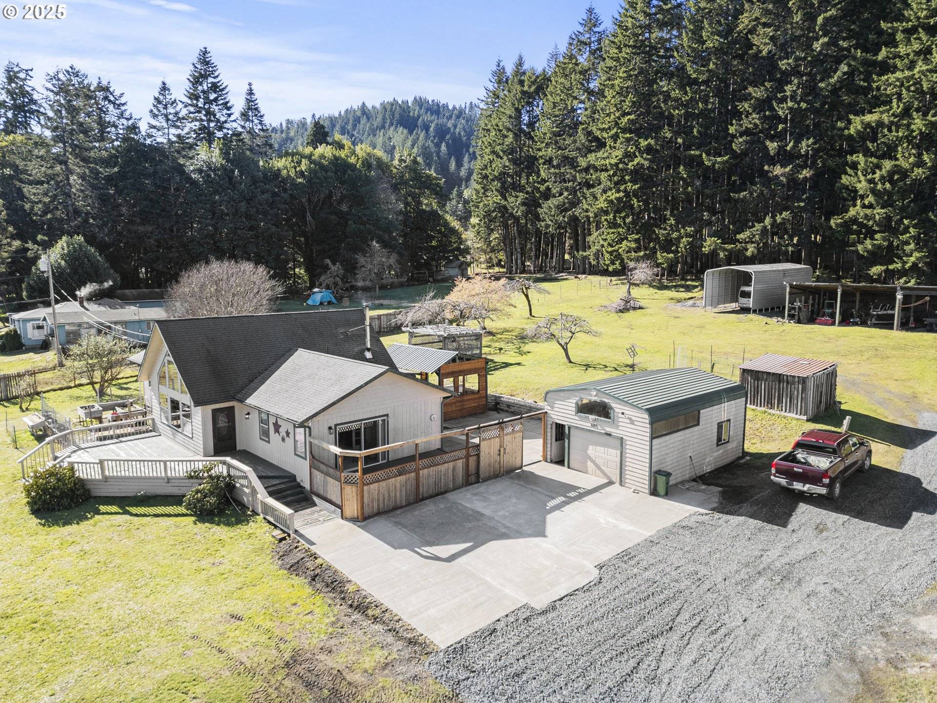 Powers, OR 97466,889 H AVE