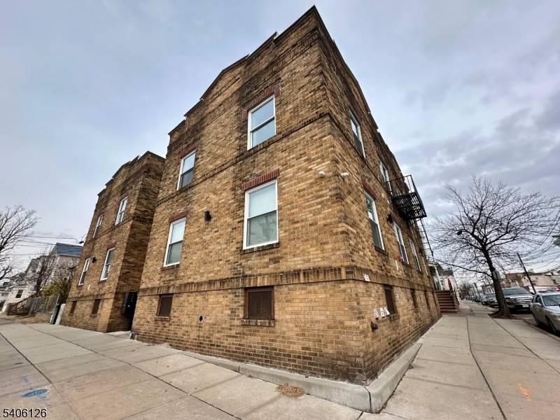 Elizabeth City, NJ 07206,201-205 Marshall St #8