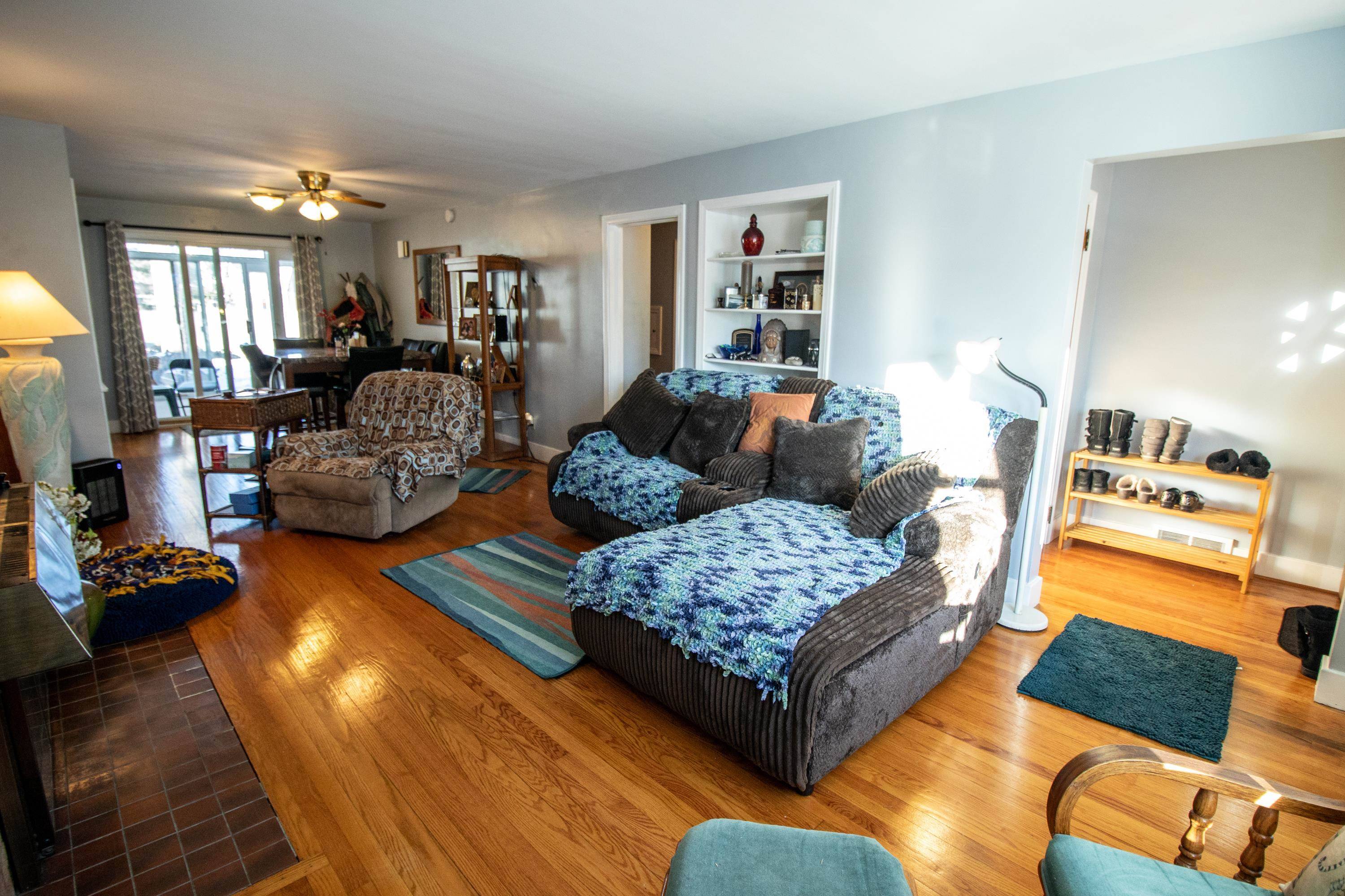 Chesaning, MI 48616,610 S Front ST