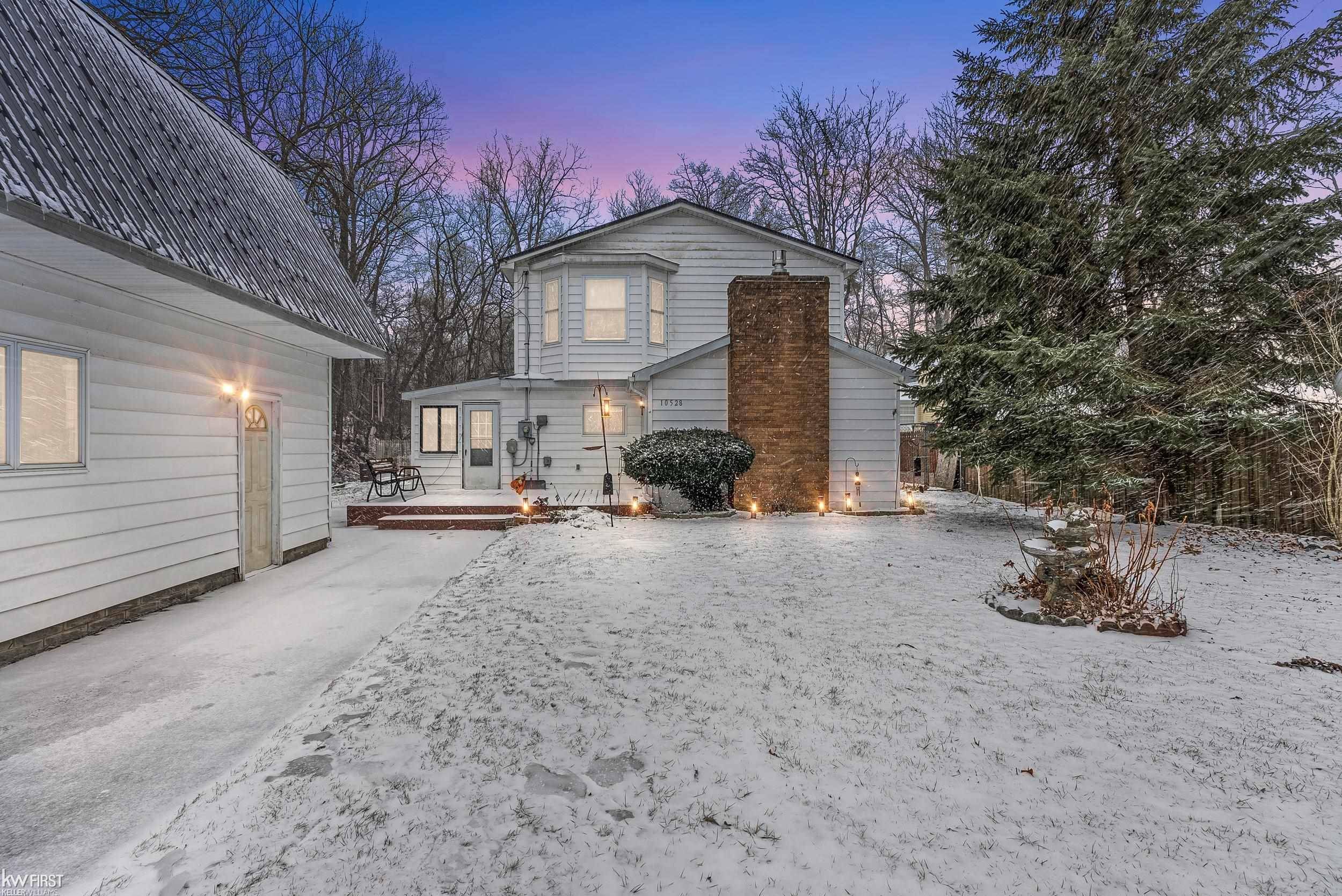 Fenton, MI 48430,10528 Lake Shore DR