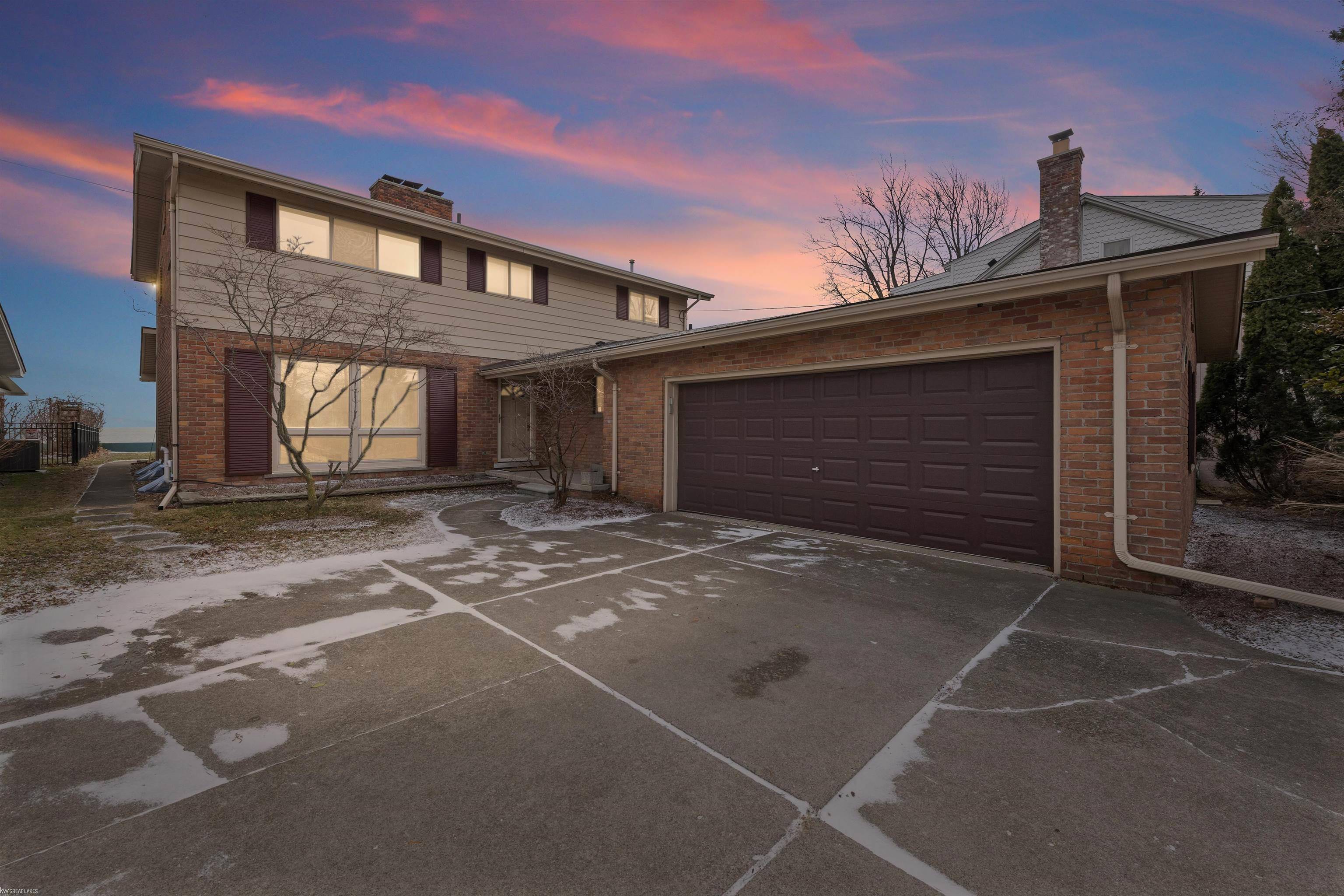 Saint Clair Shores, MI 48082,30014 Jefferson AVE