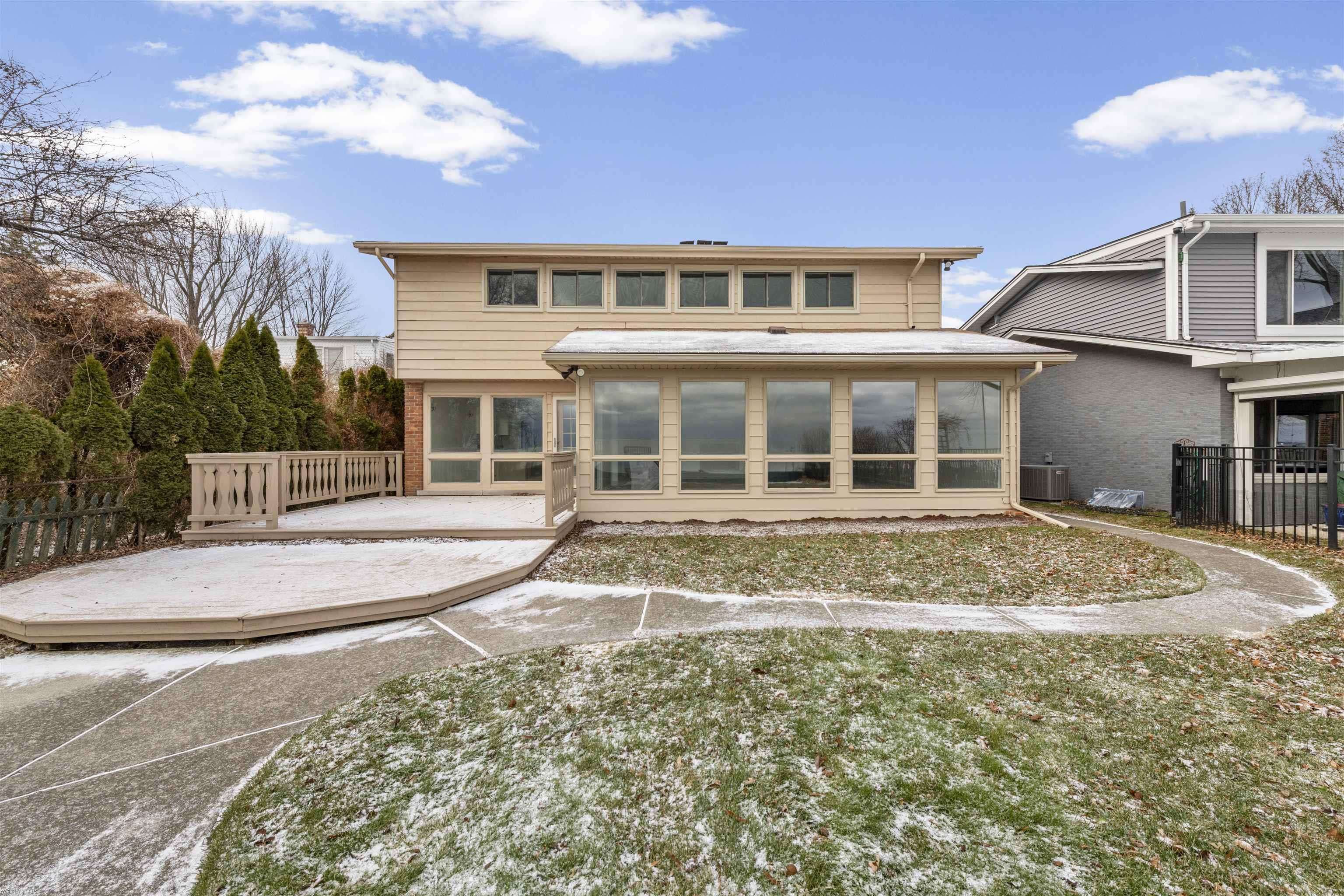 Saint Clair Shores, MI 48082,30014 Jefferson AVE