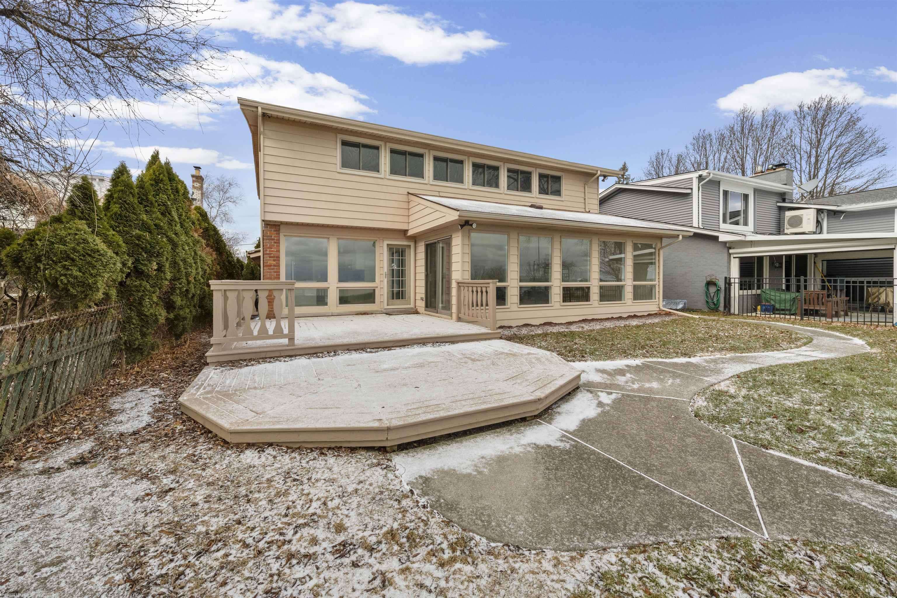 Saint Clair Shores, MI 48082,30014 Jefferson AVE