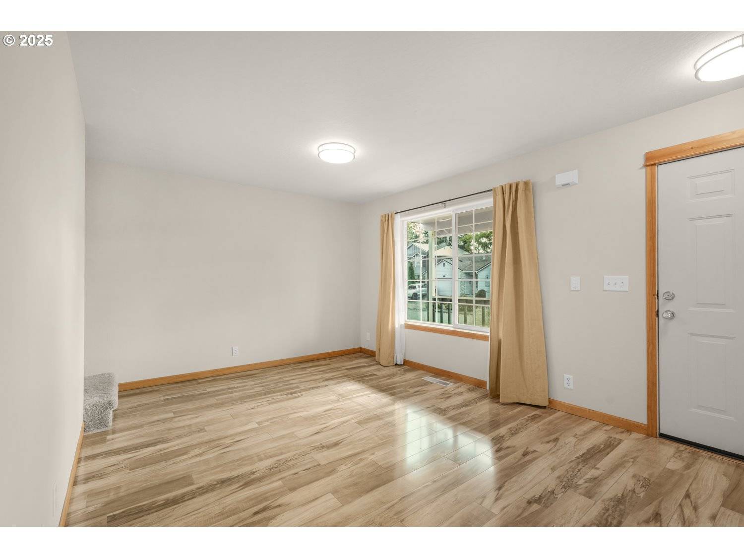 Eugene, OR 97404,1061 ARGON AVE